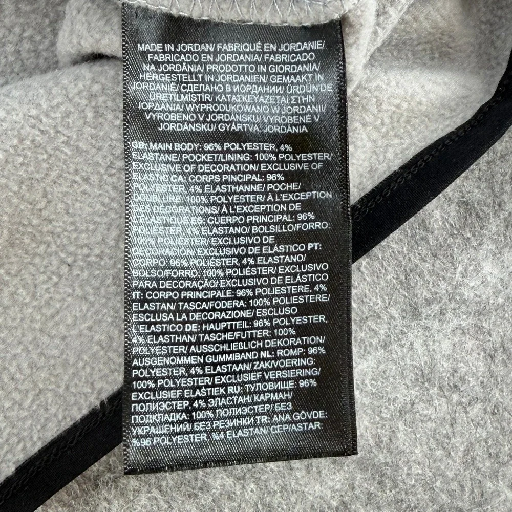 The North Face Mens XL Grey Heather Quarter Zip Fleece Pullover Chest Pocket